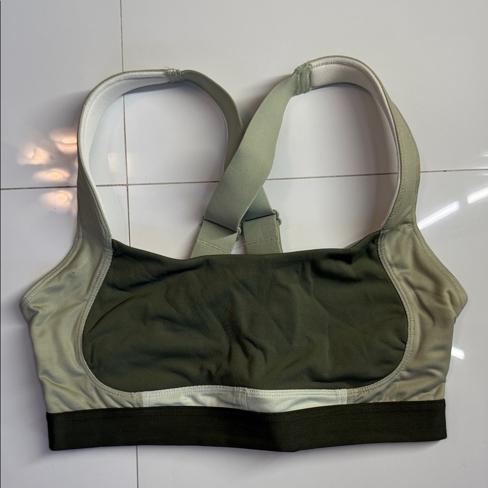 NWT Vitality Ascend Hue Bra in Sea Serpent Size S